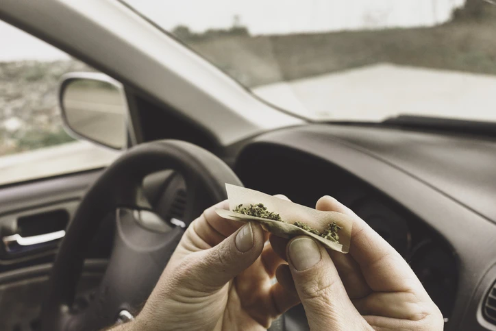 Why Smoking Weed and Driving is Dangerous, smoking and driving